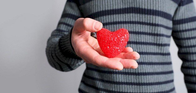 چرا یک مرد از پذیرش عشق دریغ می کند؟